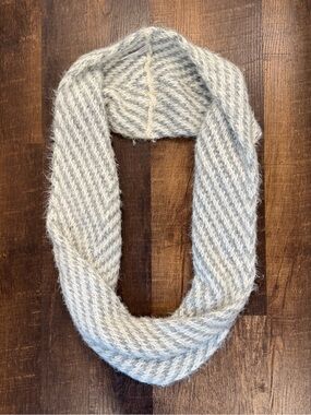 Free people white and grey chevron striped Infiniti scarf